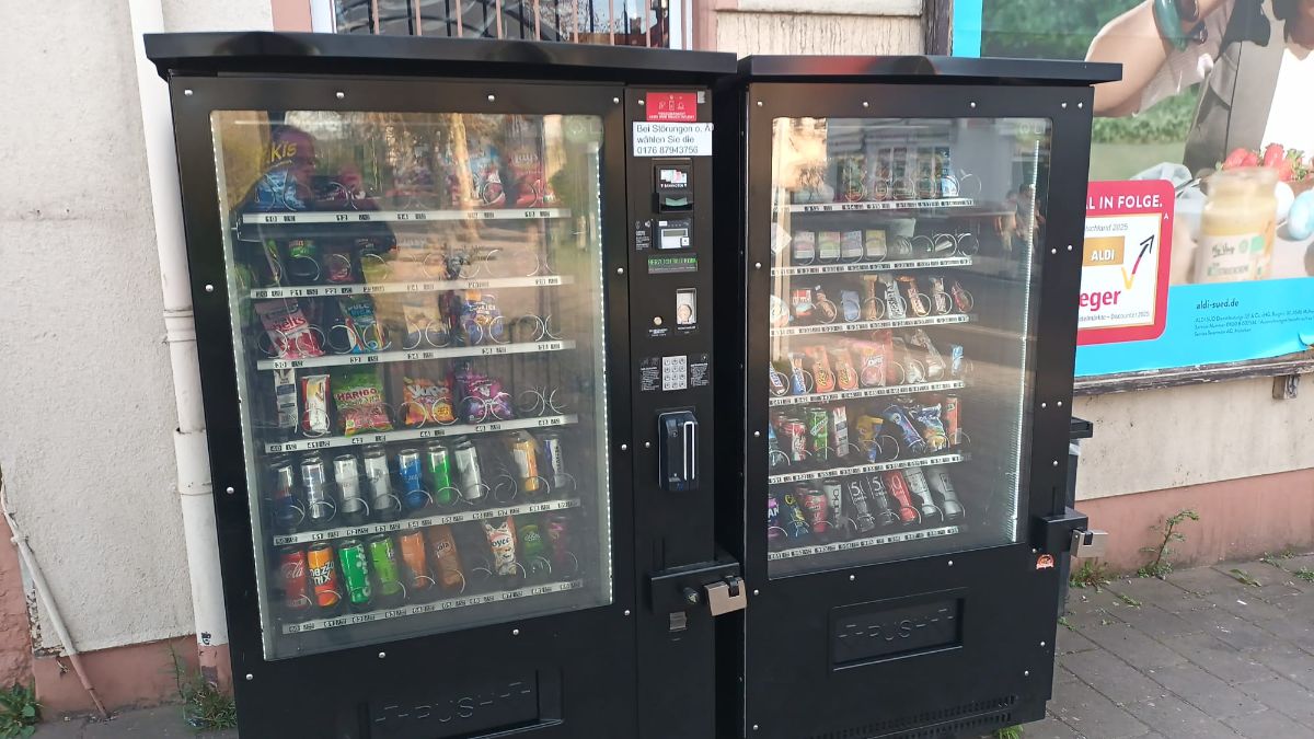 Snackautomat Bahnhof Stockstadt am Main.